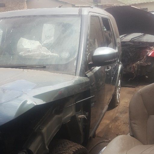 Discovery 4 Stripping for Spares - Private Seller