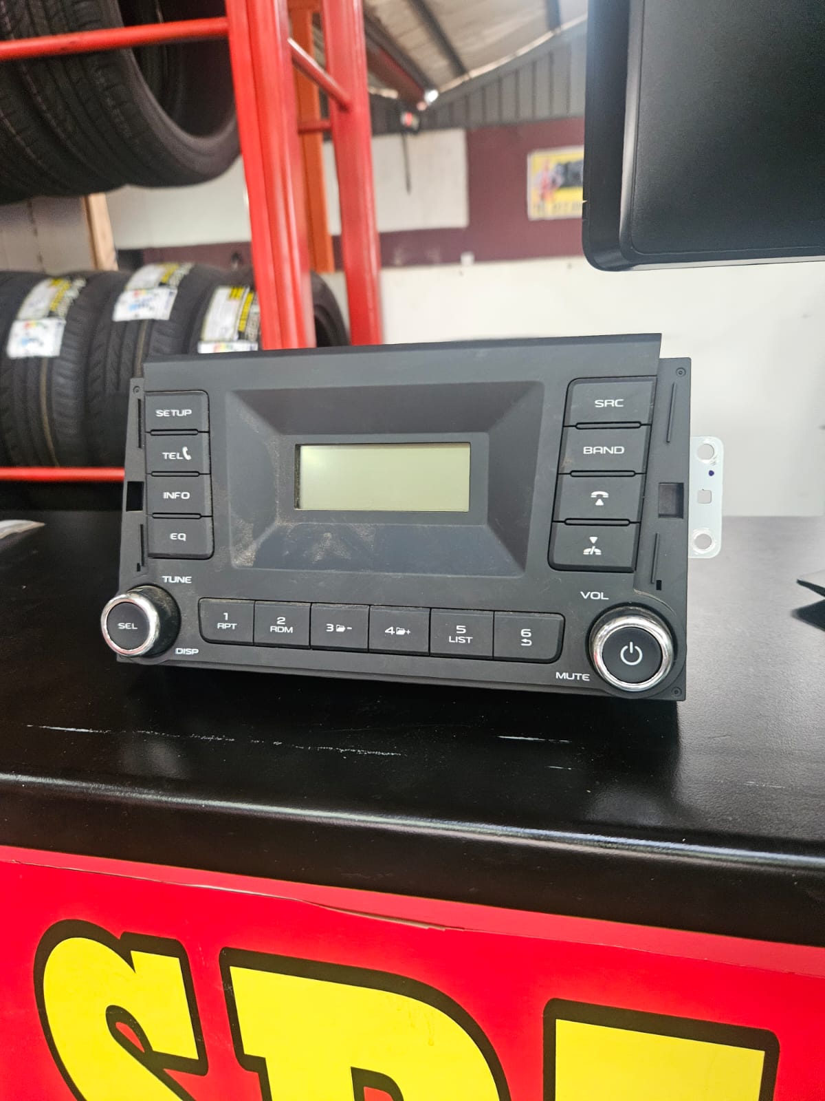📻 Mahindra 2.2 Radio for Sale – Genuine & Fully Functional! 📻 - Private Seller