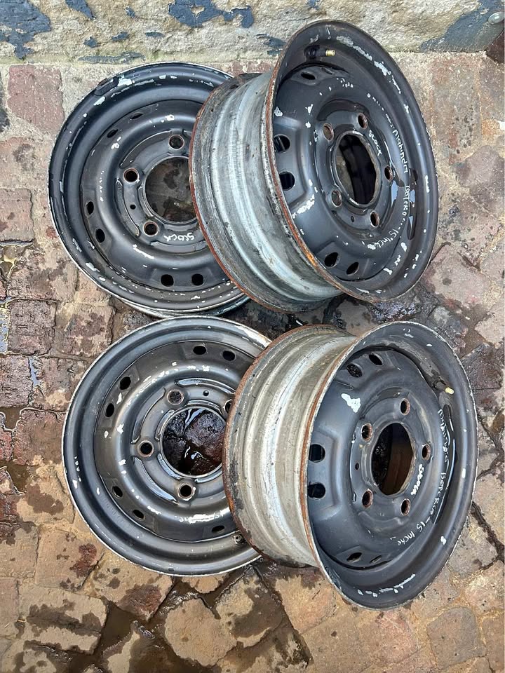 Mahindra Bolero 15” Rims Available Call or Whatsapp - Private Seller