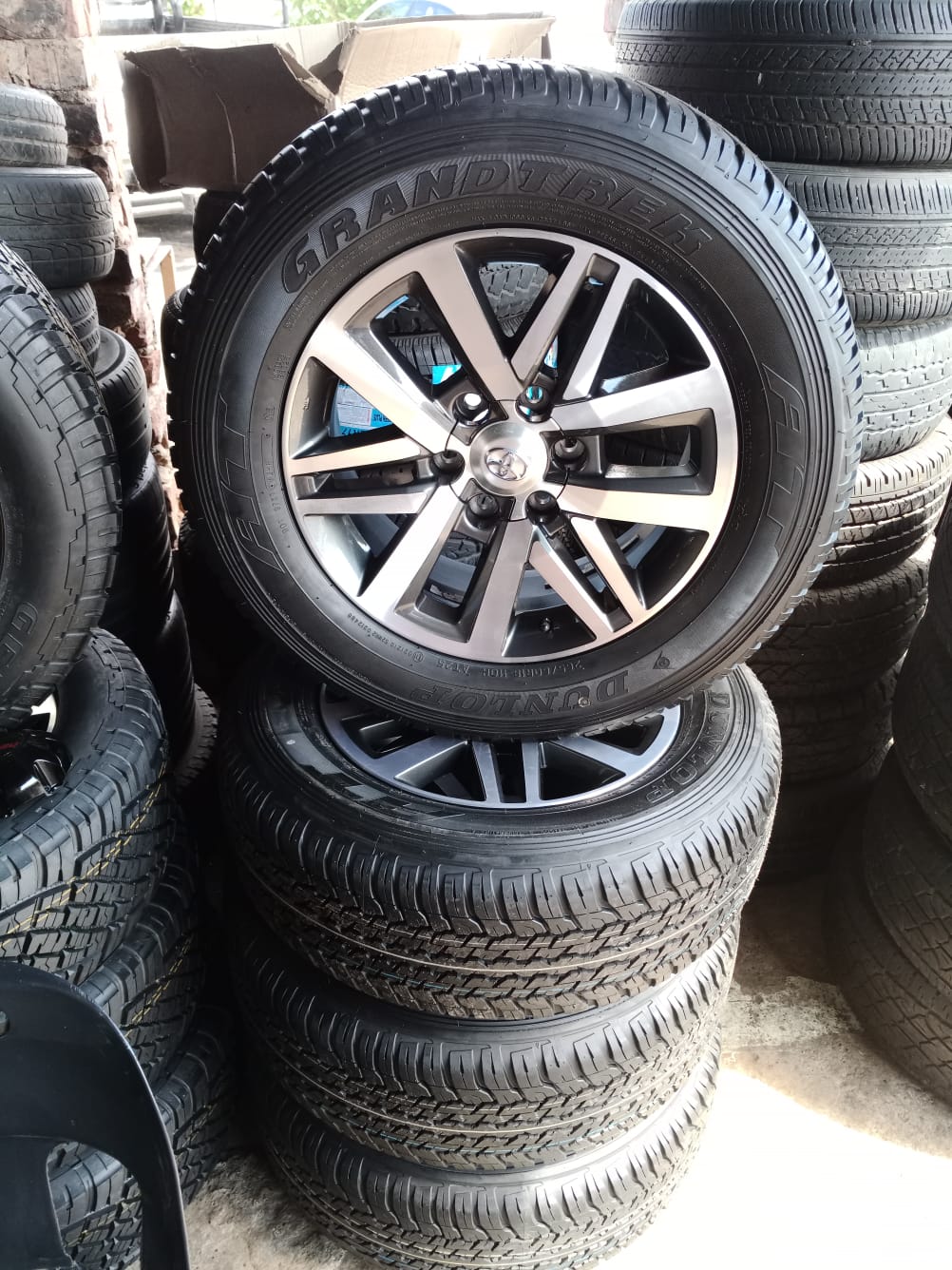 18 inch Toyota Hilux/Fortuner original mags with brand new 265/60/18 Dunlop Gran - Private Seller 18 inch Toyota Hilux/Fortuner original mags with brand new 265/60/18 Dunlop Gran - Private Seller