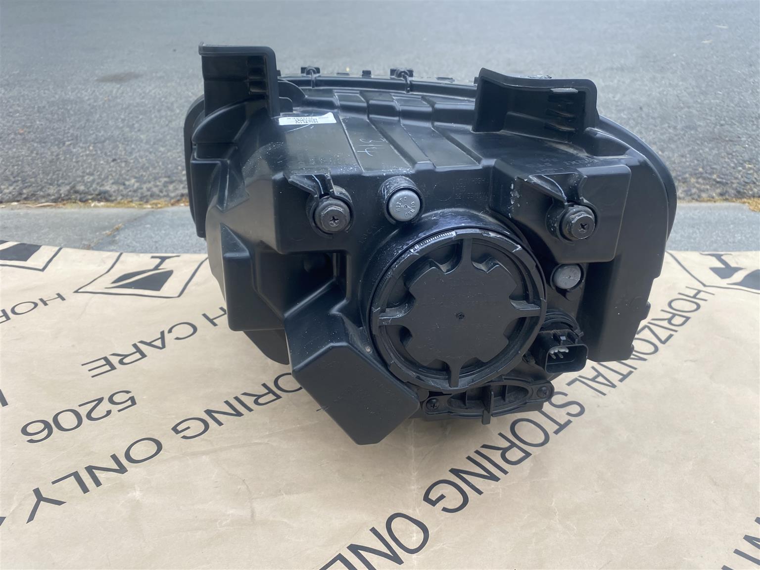 2024 HYUNDAI VENUE HEADLIGHT RIGHT SIDE FOR SALE. IN PRISTINE CONDITION - Private Seller 2024 HYUNDAI VENUE HEADLIGHT RIGHT SIDE FOR SALE. IN PRISTINE CONDITION - Private Seller