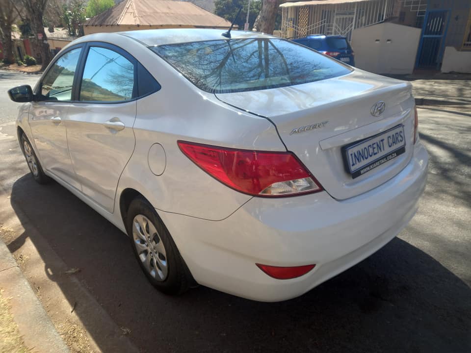 2019 HYUNDAI ACCENT SEDAN 1.6 ENGINE PETROL, MANUAL, WHITE COLOR, MILEAGE 35000KMS
