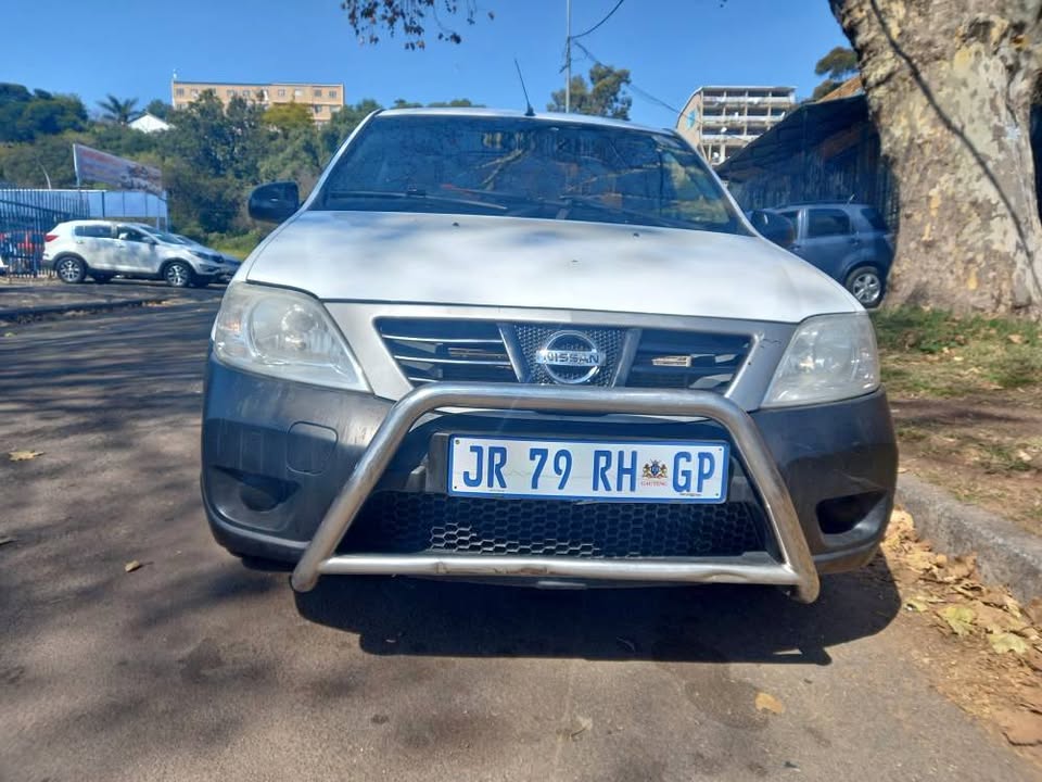 2016 Nissan Np200 1.6 Petrol, Manual, White, Aircon,