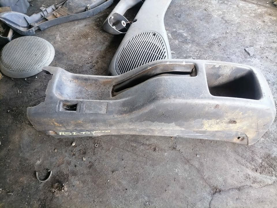Toyota corolla RSI/RXI shape center console - Private Seller Toyota corolla RSI/RXI shape center console - Private Seller