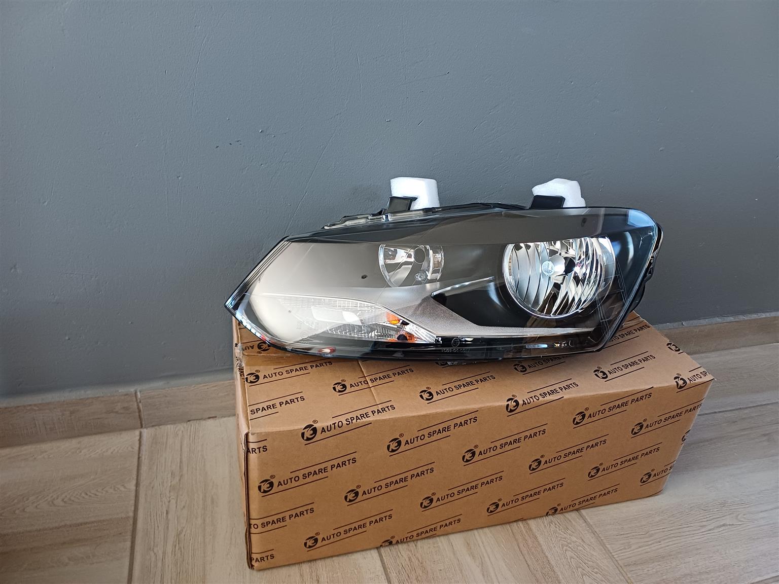 VW Polo 6 h/lights for sale - Private Seller