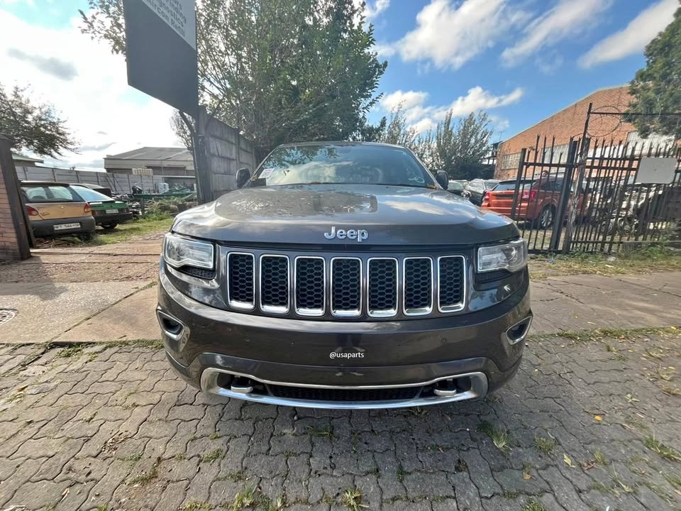 Jeep Grand Cherokee 3.6 WK2 Spare parts Available in stock - Private Seller Jeep Grand Cherokee 3.6 WK2 Spare parts Available in stock - Private Seller