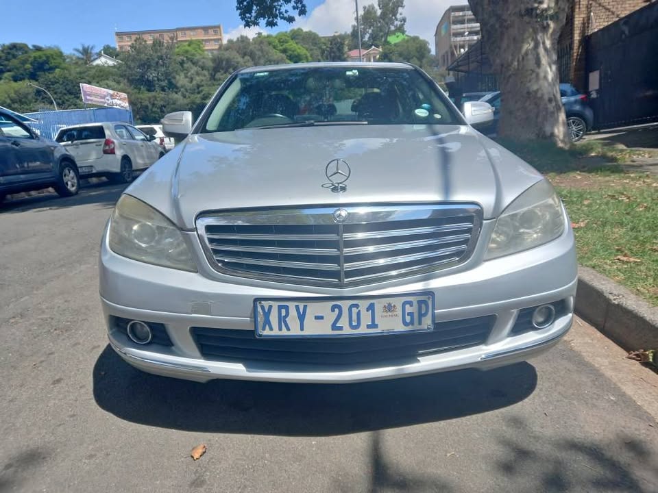 ACCIDENT FREE 2008 Mercedes Benz C180, Manual, Silver Color, 211000kms