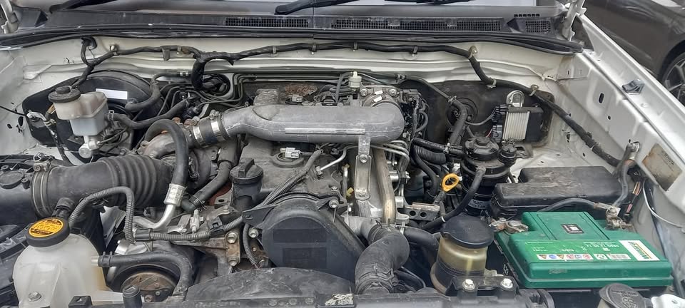 2008 TOYOTA HILUX 2.5D 4×4 MANUAL TRANSMISSION WHITE COLOUR DOUBLE CAB