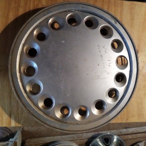Sierra, wheel cap - Private Seller Sierra, wheel cap - Private Seller