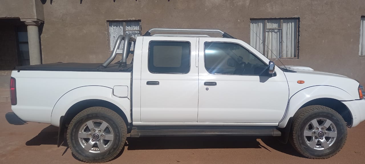 Used 2020 Nissan Hardbody 2.4 16V double cab 4x4 SE - Private Seller