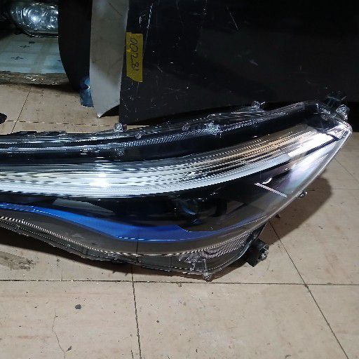 Toyota corolla cross headlight - Private Seller Toyota corolla cross headlight - Private Seller