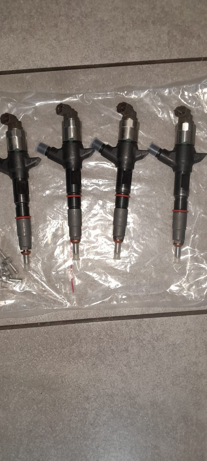 Hyundai mighty EX8 injectors for sale - Private Seller