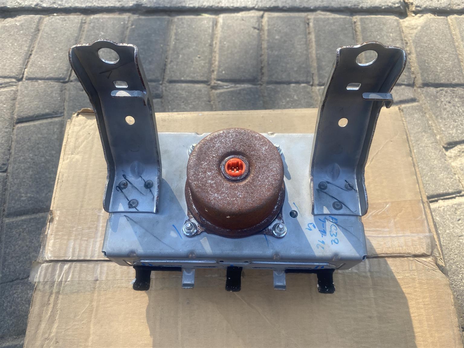 2014 TOYOTA HILUX DASHBOARD AIRBAG FOR SALE. BRAND NEW - Private Seller