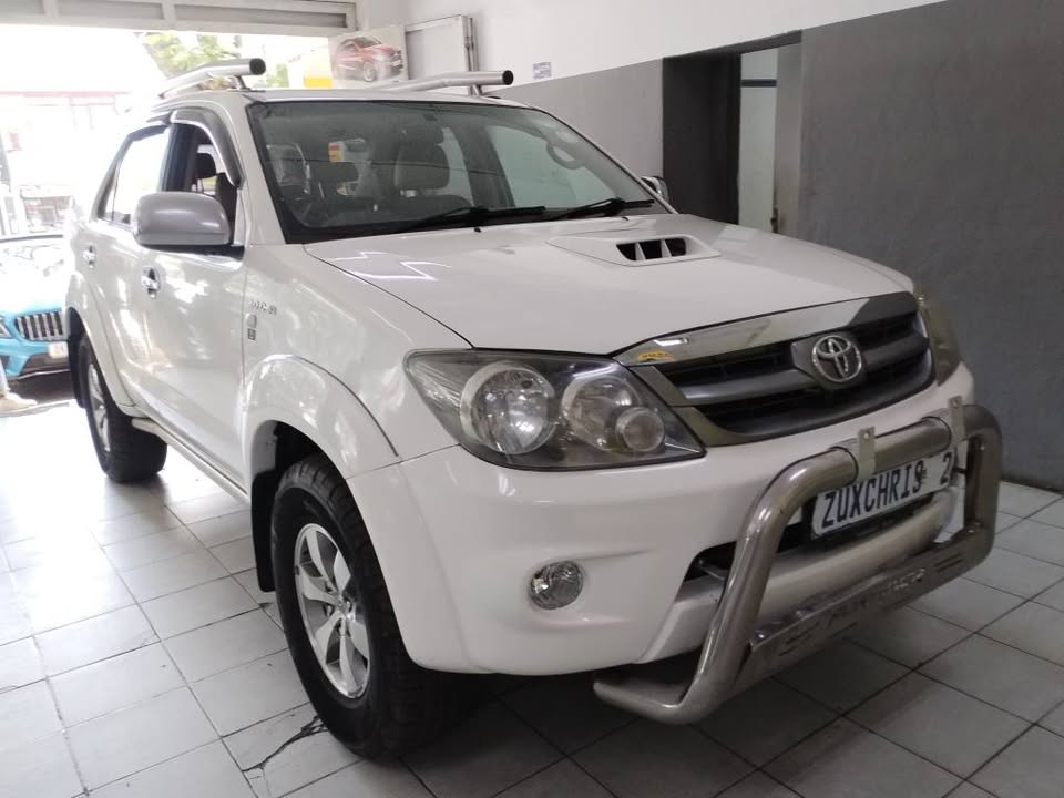 2007 TOYOTA FORTUNER 3.0D4D 7SEATER MANUAL