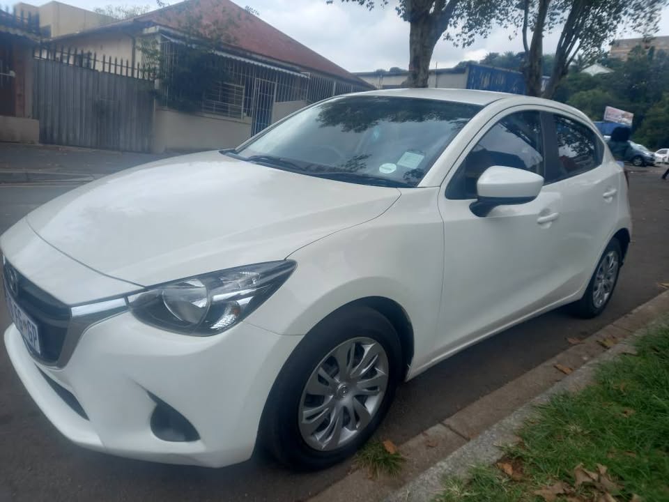 2017 Mazda 2 SKYACTIVE TECHNOLOGY 1.5 Petrol, Manual, White, 79000kms