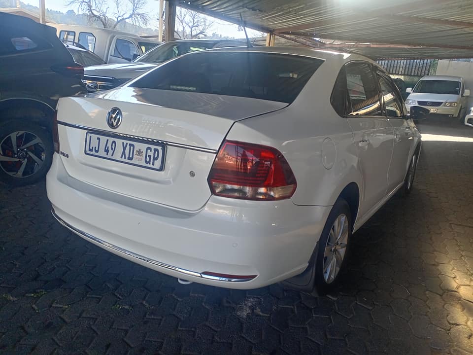 2019 polo 6 sedan 1.4 Manuel Petrol White