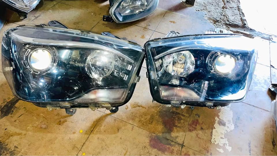 Mahindra Scorpio headlights - Private Seller Mahindra Scorpio headlights - Private Seller