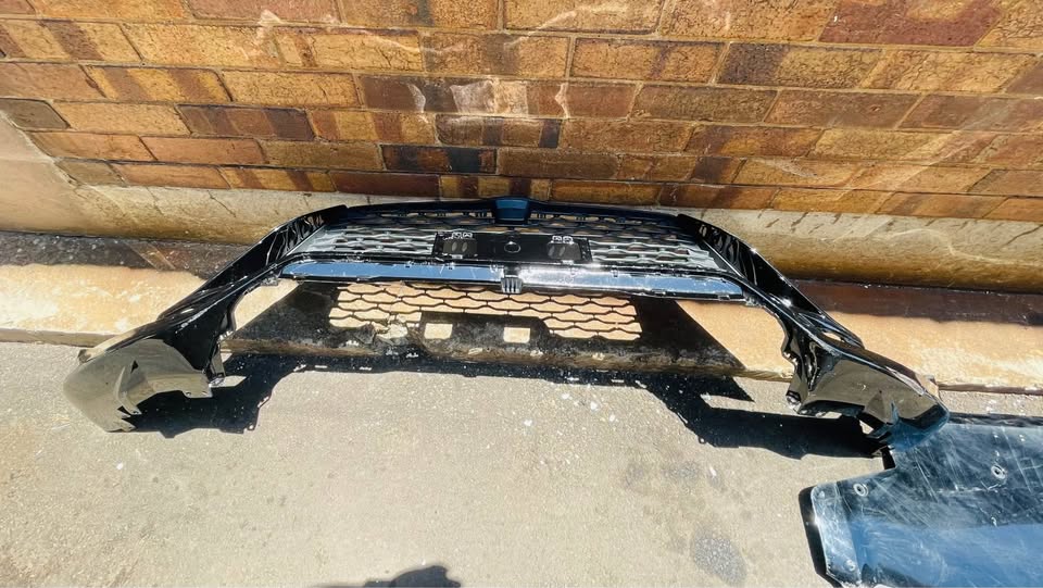 Toyota Fortuner GR sport front lower bumper grill - Private Seller Toyota Fortuner GR sport front lower bumper grill - Private Seller