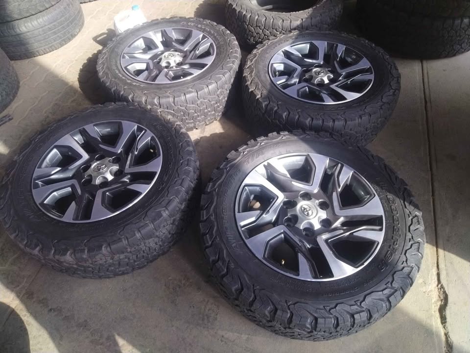 18 inch Toyota hilux / Fortune G-D6 - Private Seller