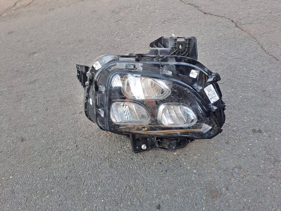 2023 - 2025 SUZUKI FRONX LED HEADLIGHT RIGHT HAND SIDE - Private Seller 2023 - 2025 SUZUKI FRONX LED HEADLIGHT RIGHT HAND SIDE - Private Seller