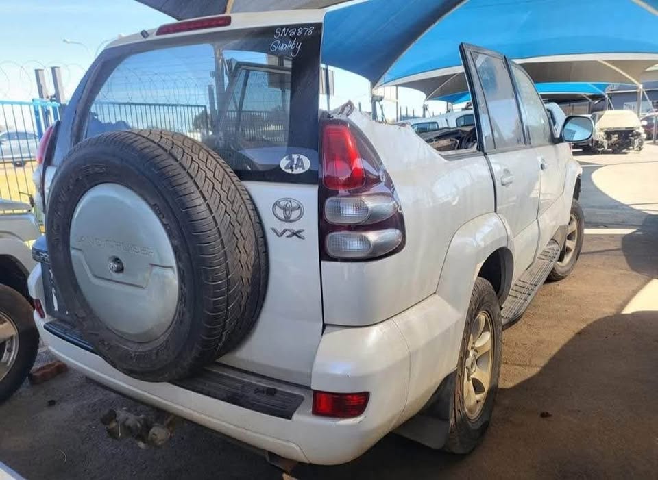 Toyota prado 120 4.0 v6 STRIPPING FOR SPARES  Call or whatsapp