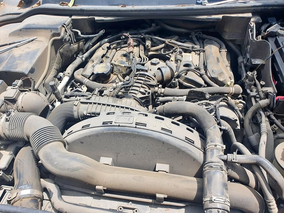 Discovery 3 4.4 V8 Engine - Private Seller Discovery 3 4.4 V8 Engine - Private Seller