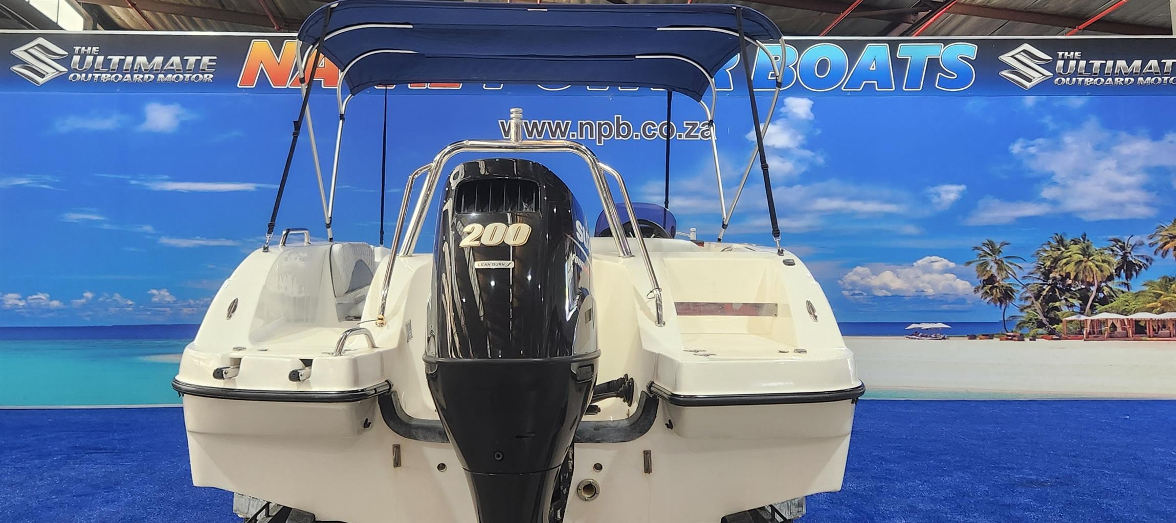 PAZZAZ 20 FT ON TRAILER 200 HP SUZUKI 4 STROKE 2015 MODEL
