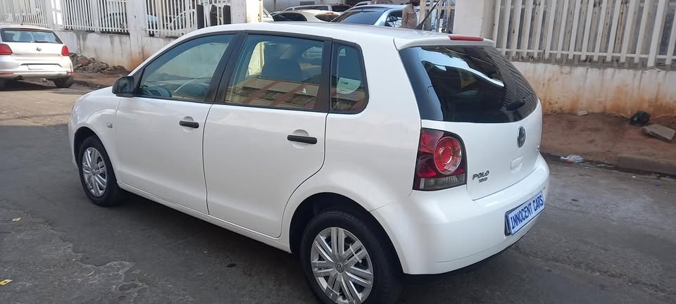2010 VW POLO VIVO 1.4 MANUAL TRANSMISSION..PETROL.. WHITE COLOUR