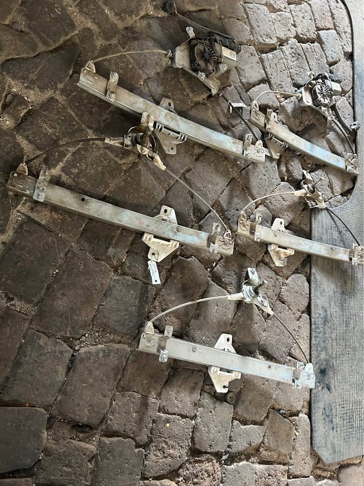 2019 Hyundai Accent Window Mechanisms For Sale Call or WhatsApp - Private Seller