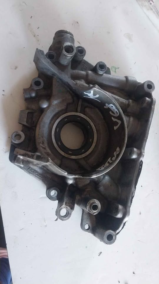 Volvo V60 T4/T3 2012 Oil pump for sale - Private Seller Volvo V60 T4/T3 2012 Oil pump for sale - Private Seller