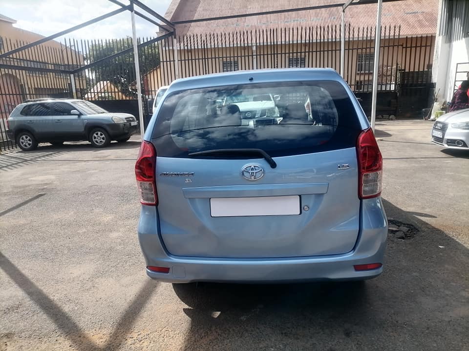 2013 Toyota Avanza 1.5sx seven seater