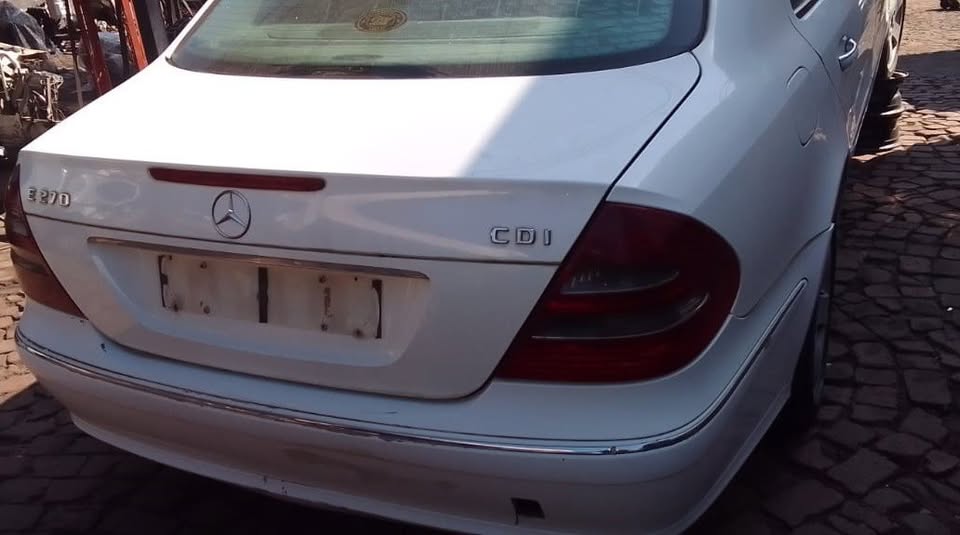 New Arrival Mercedes E270 2005 – Elegant and Powerful Sedan"