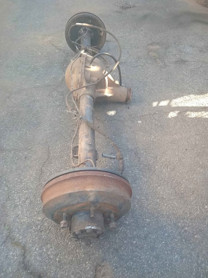 2017 Mahindra bolero maxitruck rear diff for sale my number WhatsApp or cell - Private Seller