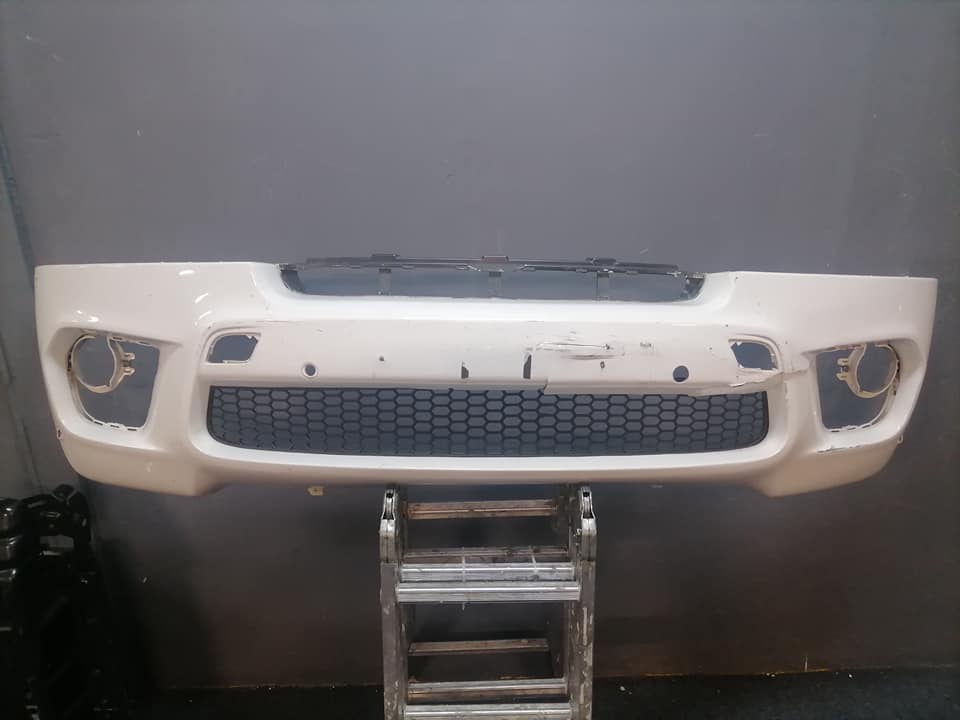 BMW X6 M71 white bumper DM or contact number in the description for assistance. - Private Seller BMW X6 M71 white bumper DM or contact number in the description for assistance. - Private Seller