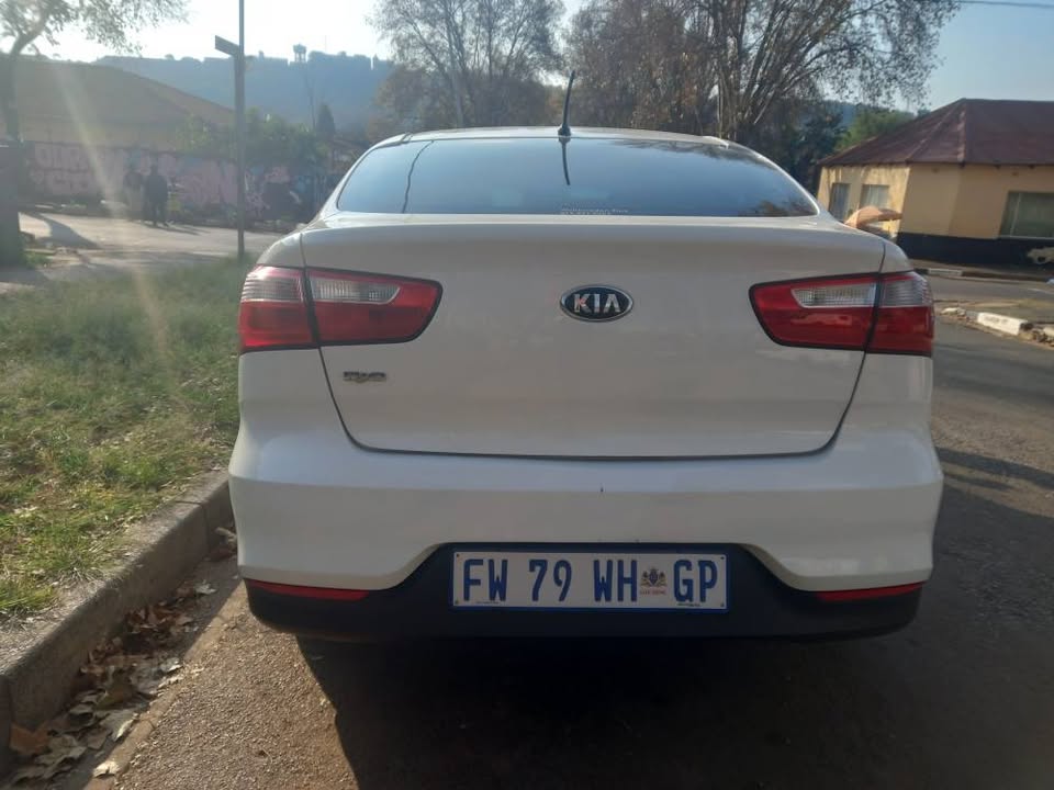 2017 Kia Rio Sedan 1.2 Petrol, Manual, White, 88000kms