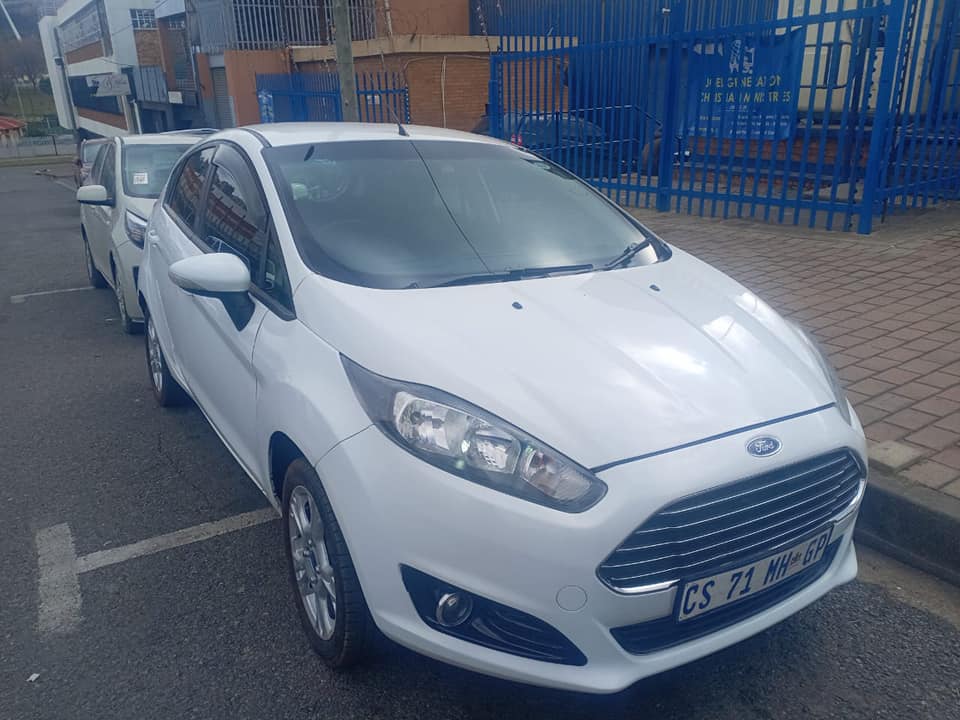 2016 Ford fiesta Manual Petrol White