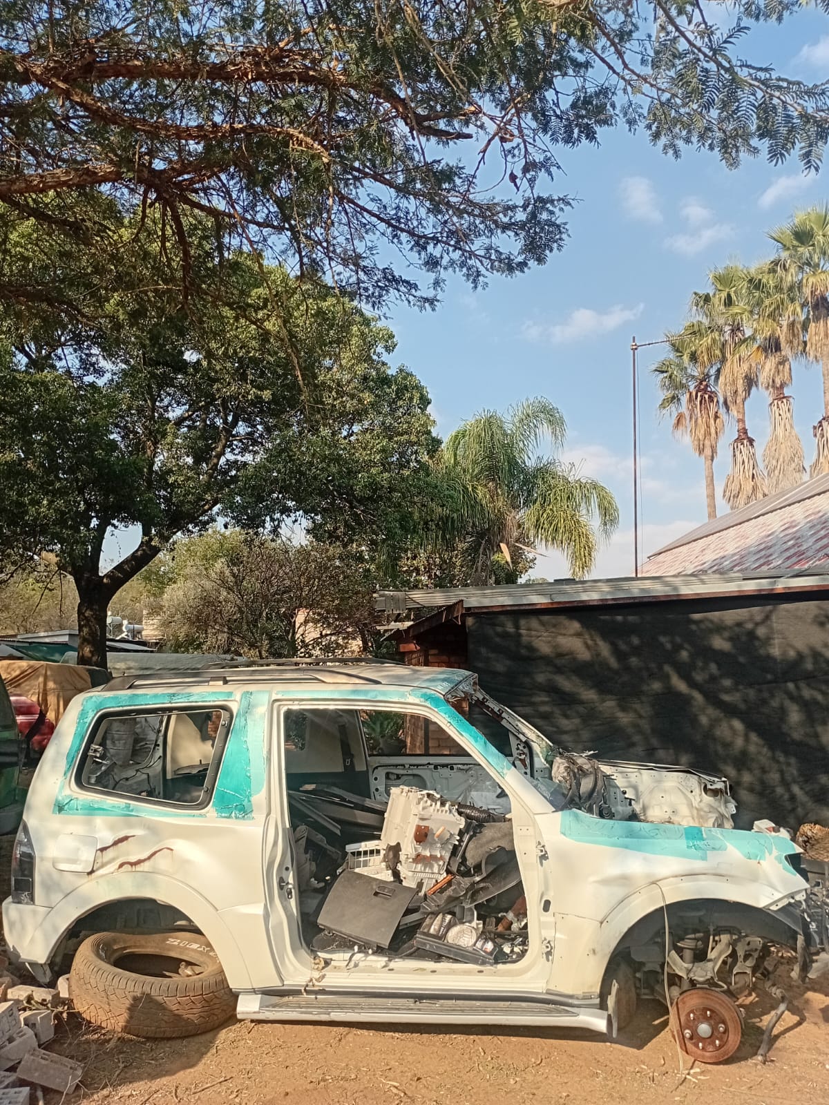 Mitsubishi Pajero BK 3.2 SWB 2010 Model Stripping For Spares - Private Seller Mitsubishi Pajero BK 3.2 SWB 2010 Model Stripping For Spares - Private Seller