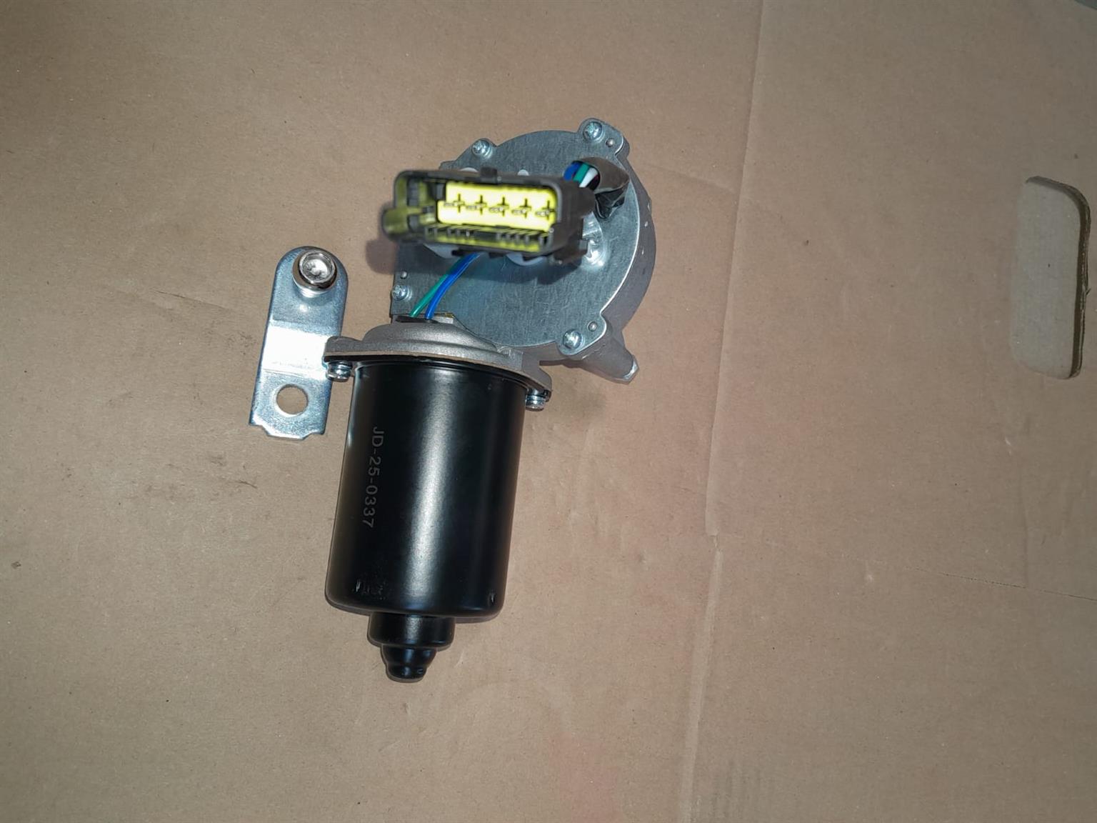 NISSAN NP200 WIPER MOTOR FOR SALE - Private Seller NISSAN NP200 WIPER MOTOR FOR SALE - Private Seller