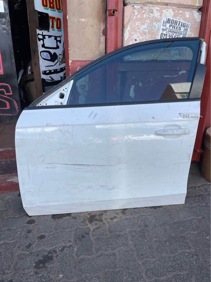 Audi A4 door 2014 - Private Seller Audi A4 door 2014 - Private Seller