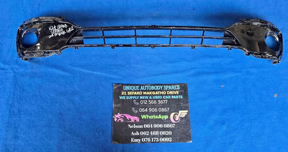 Kia Grand Sedona Front Bumper Grill - Private Seller Kia Grand Sedona Front Bumper Grill - Private Seller