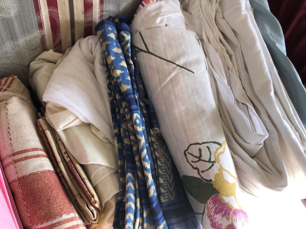 Various duvet covers, bedding and linen items - to be sold as 1 lot-see details 
