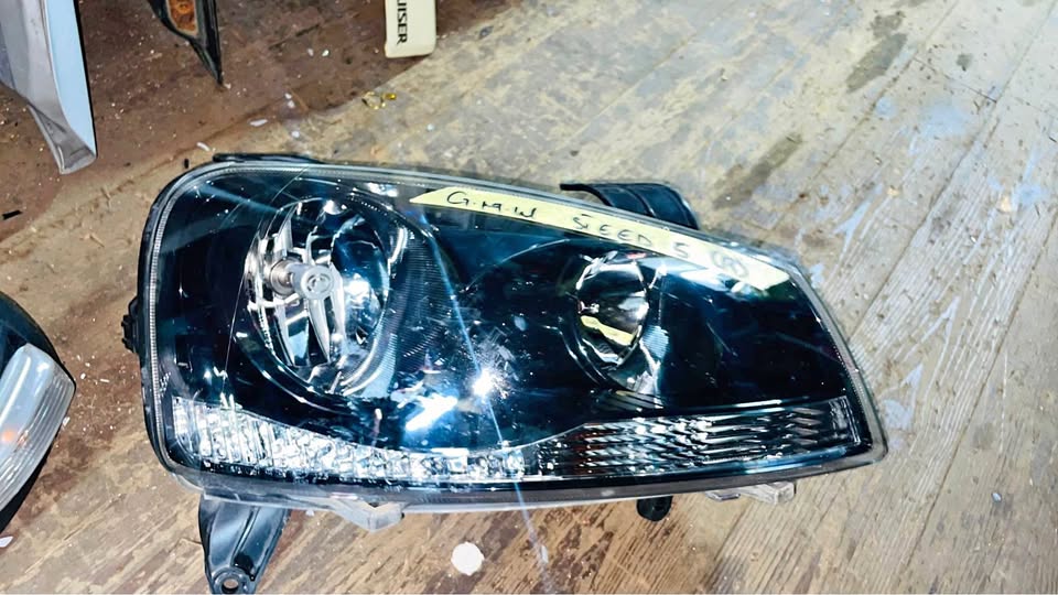 GWM STEED 5 Headlight - Private Seller GWM STEED 5 Headlight - Private Seller