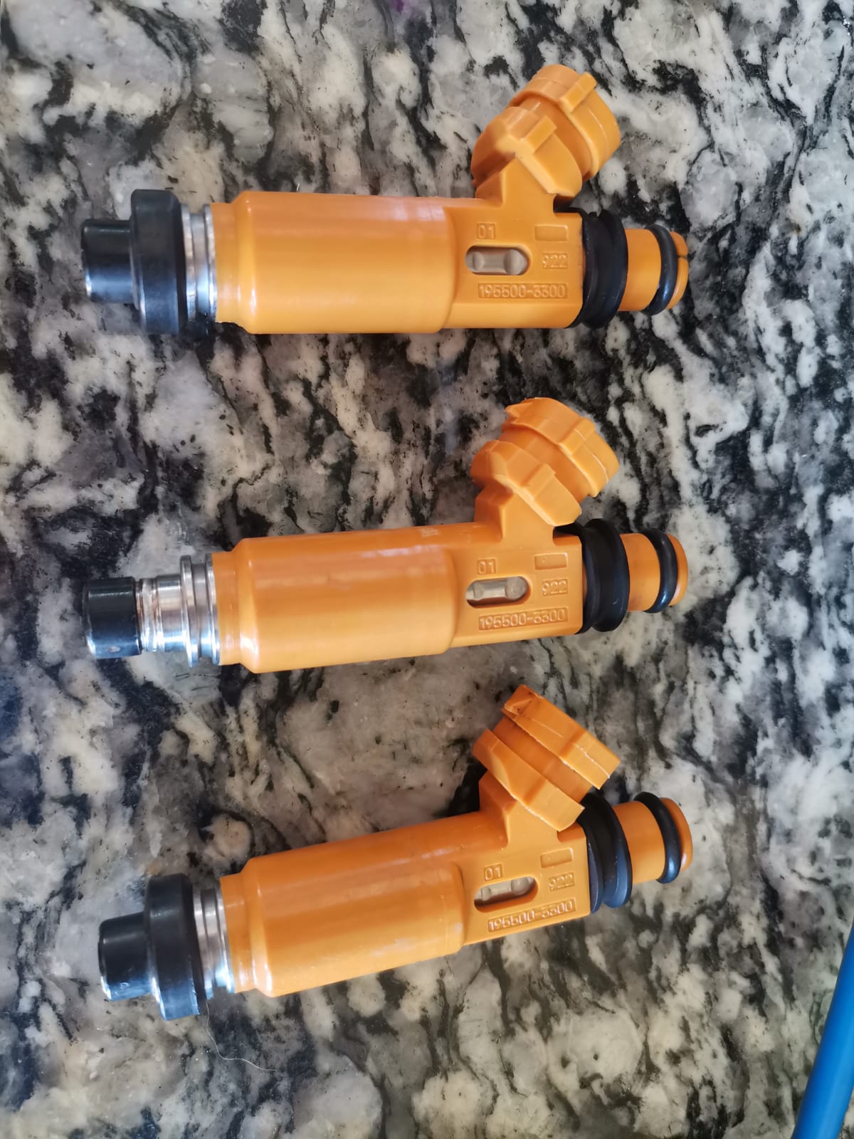 Mitsubishi Montero Fuel Injectors 195500-3300 3.5L - Private Seller