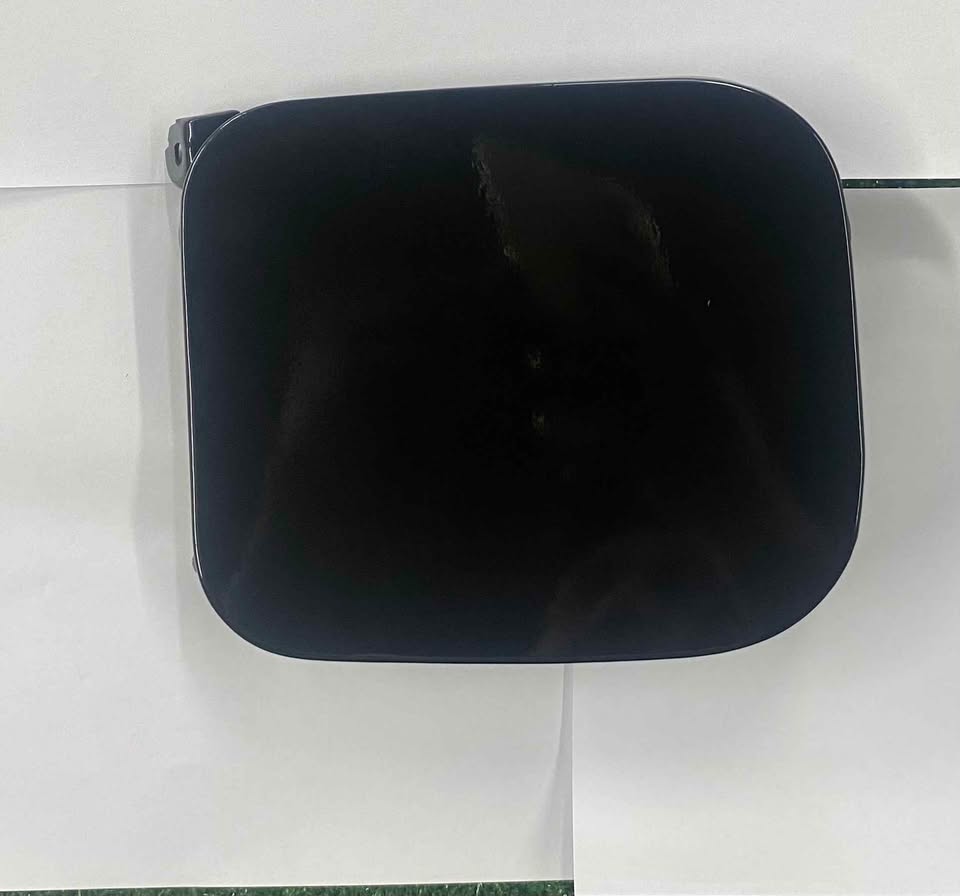 NEW TOYOTA HILUX SINGLE CAB PEYROL FLAP/FUEL DOOR 05-15 - Private Seller NEW TOYOTA HILUX SINGLE CAB PEYROL FLAP/FUEL DOOR 05-15 - Private Seller