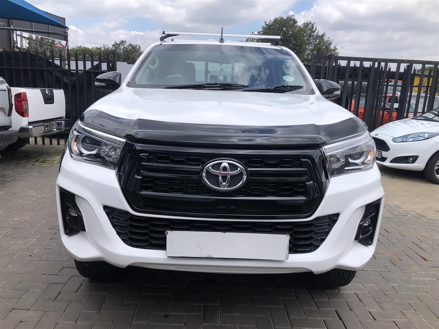 Used 2018 Toyota Hilux 2.4GD-6 double cab SRX auto - Private Seller Used 2018 Toyota Hilux 2.4GD-6 double cab SRX auto - Private Seller