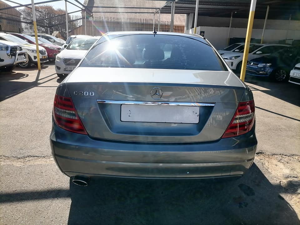 2014 Mercedes Benz C200 Automatic and leather seat Service book and spare key