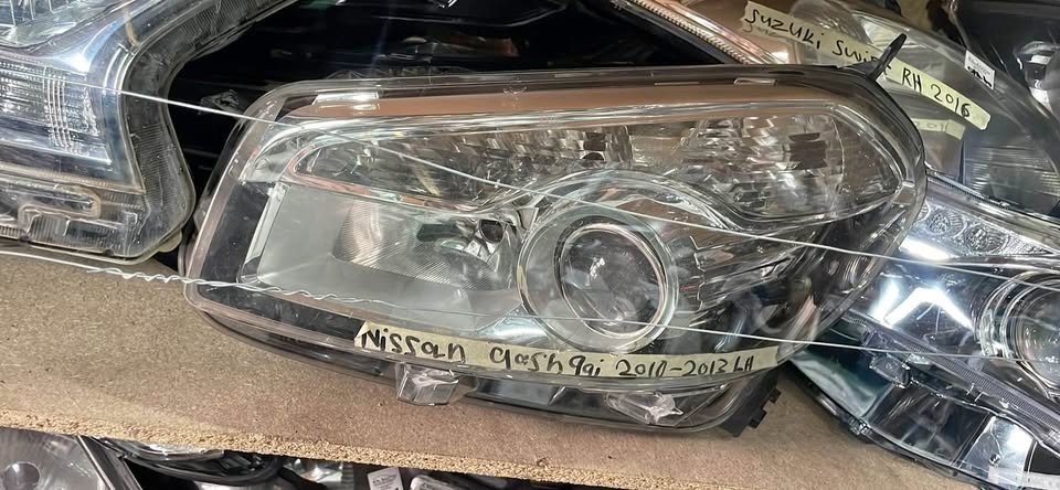 Nissan Qashqai headlight - Private Seller Nissan Qashqai headlight - Private Seller