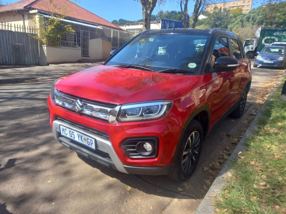 2022 Suzuki Vitara Breeze 1.5 Automatic, Maroon, FSB. Reverse camera