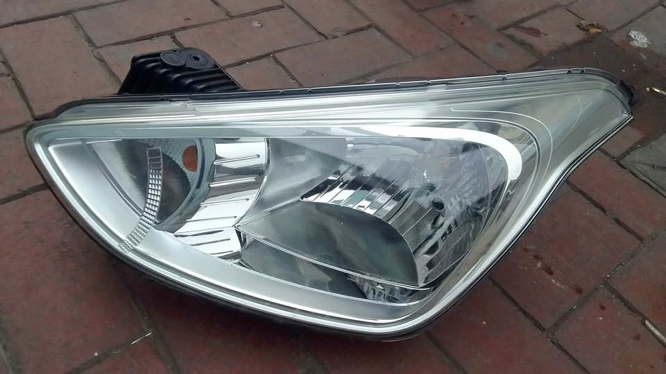 Hyundai i10 grand headlight - Private Seller Hyundai i10 grand headlight - Private Seller