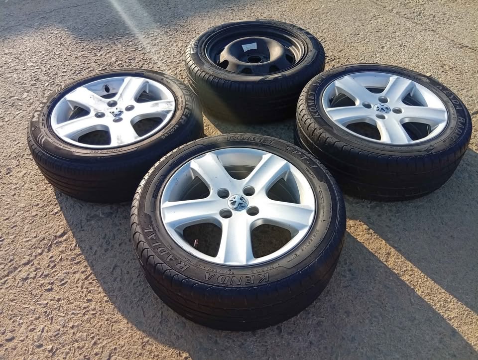 Peugeot 307  4 set of 16inch rims and tyres - Private Seller